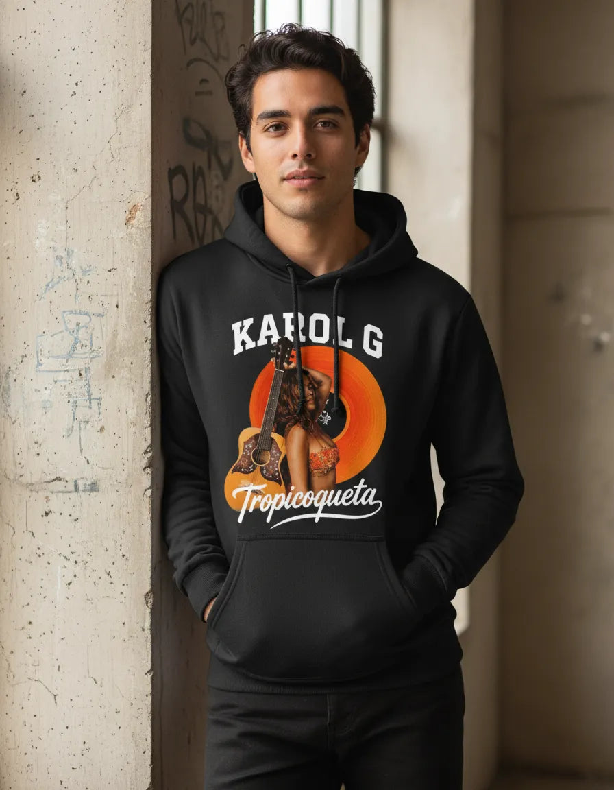 Polerón Tipo Canguro Con Capucha Diseño Carol G Tropicoqueta